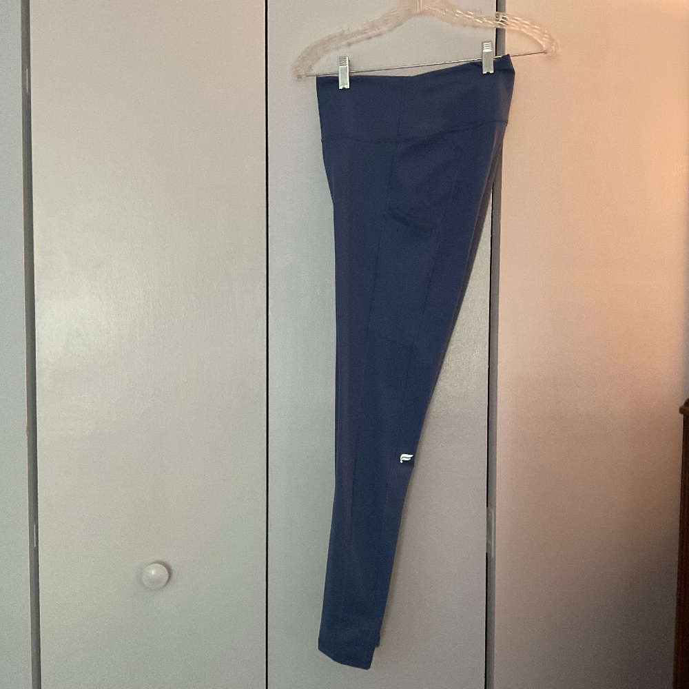 Fabletics Powerhold Leggings…size L